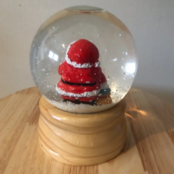 Vintage snow globe with Santa Claus GUC - Picture 3 of 4